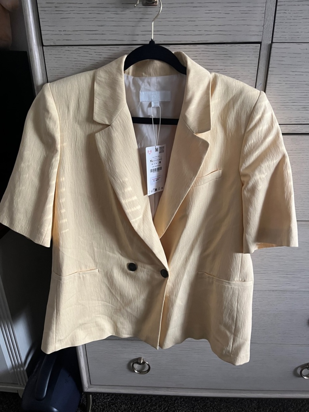 Zara Light Yellow Short-Sleeve Double-Breasted Blazer